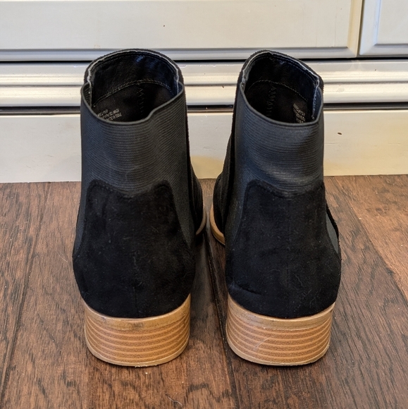 Lust for Life black faux suede booties size 7 - Picture 4 of 7